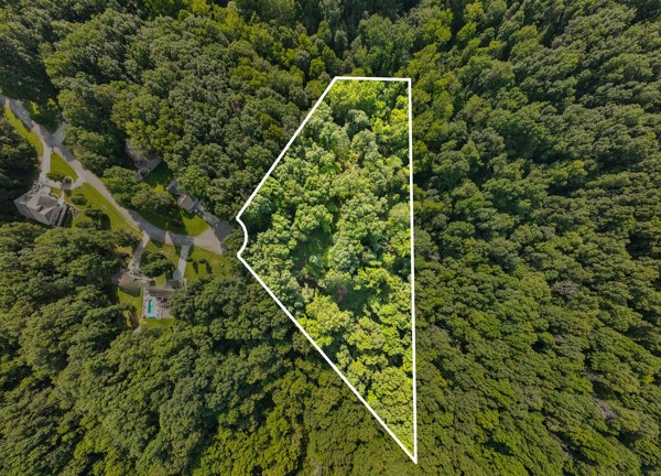 Robin Lane Property Photo 6