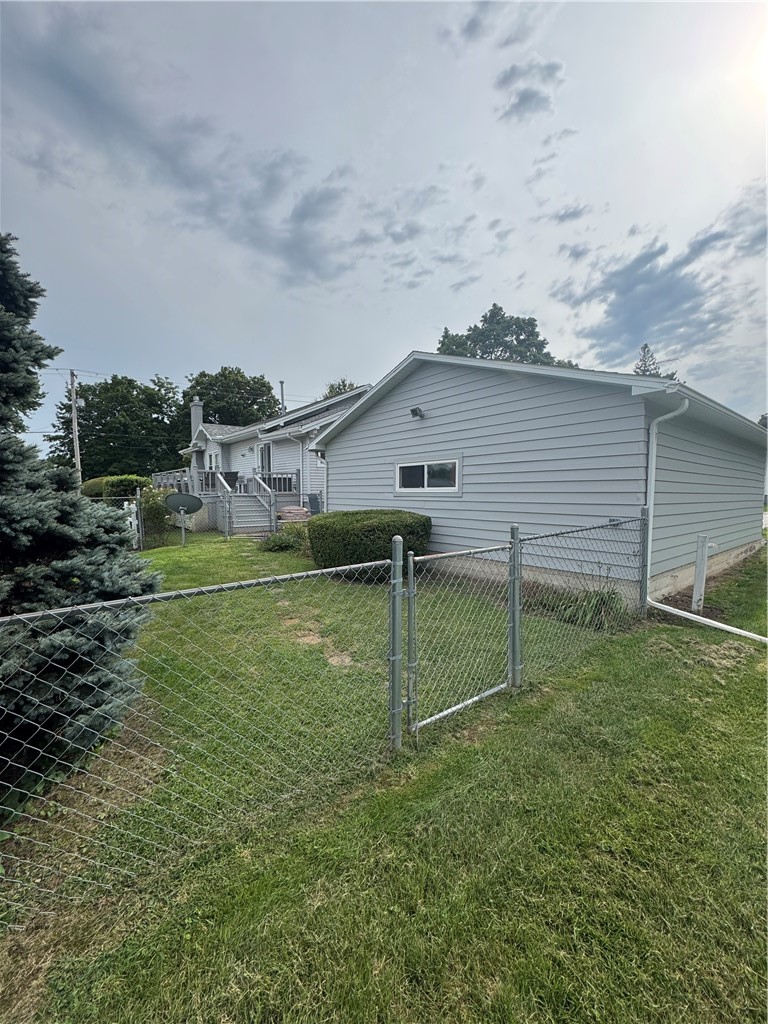 202 E Washington Avenue Property Photo 9