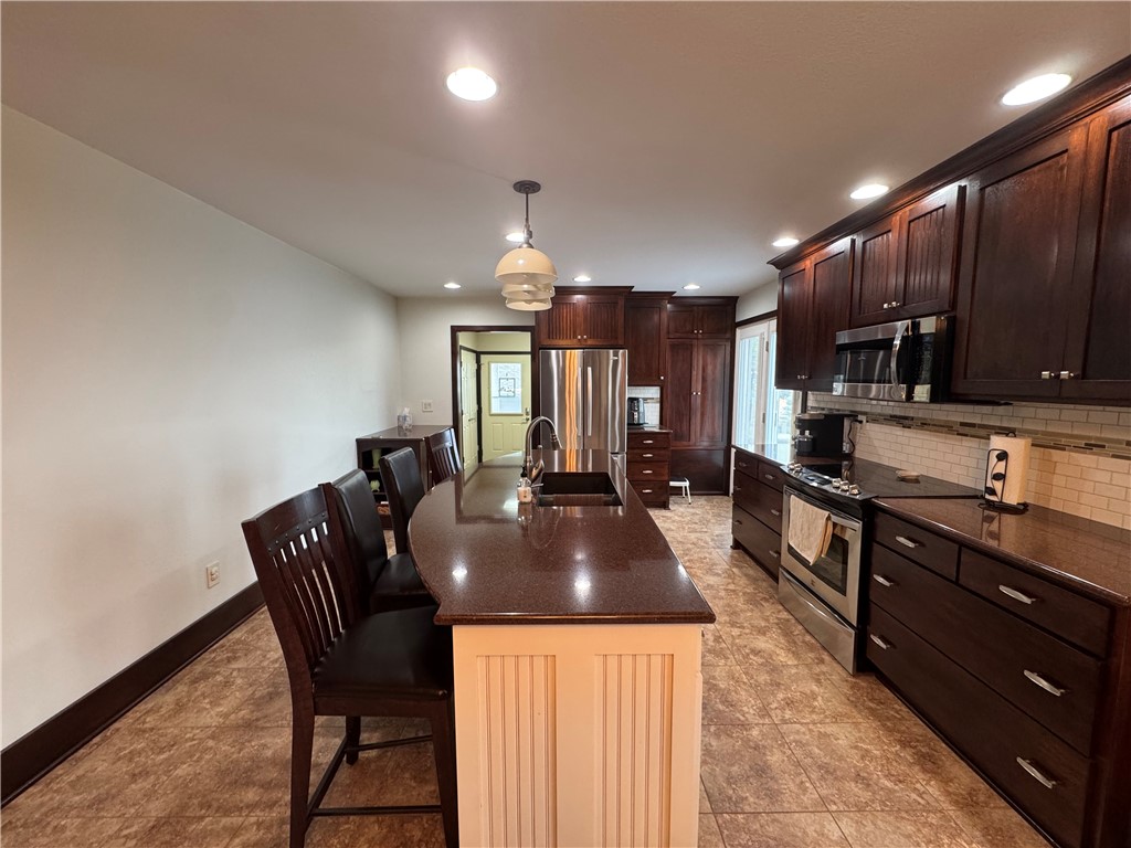 202 E Washington Avenue Property Photo 12