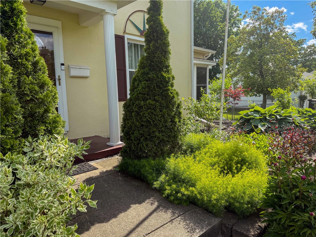 214 E Woodlawn Avenue Property Photo 47