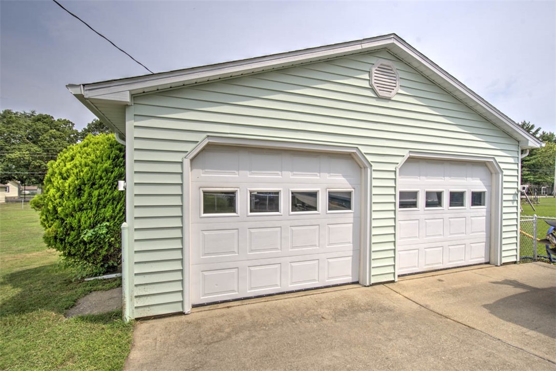 270 Shutter Drive Property Photo 26