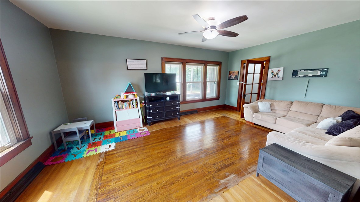 107 Stone Street Property Photo 4