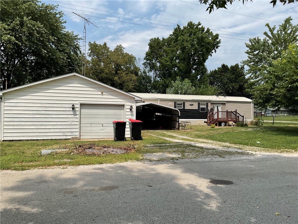 202 Benton Street Property Photo 8
