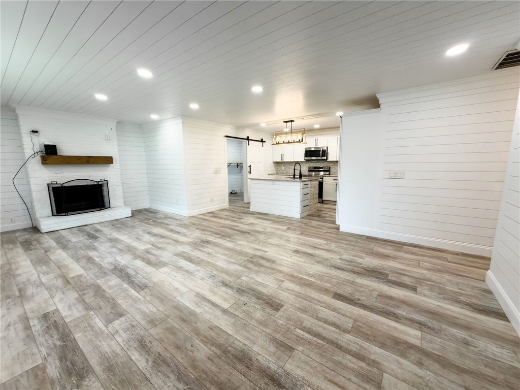 1009 Cherry Street Property Photo 3