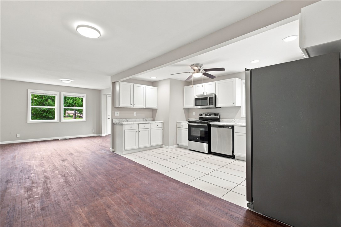 474 W 9th Street Property Photo 14