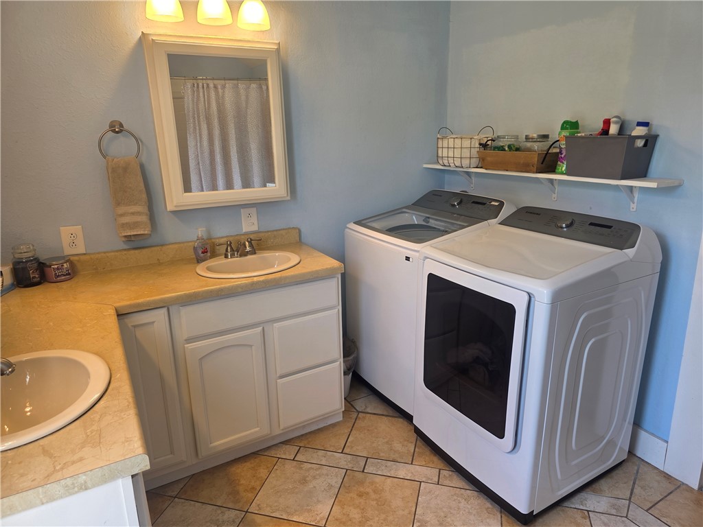 105 S Elizabeth Street Property Photo 15