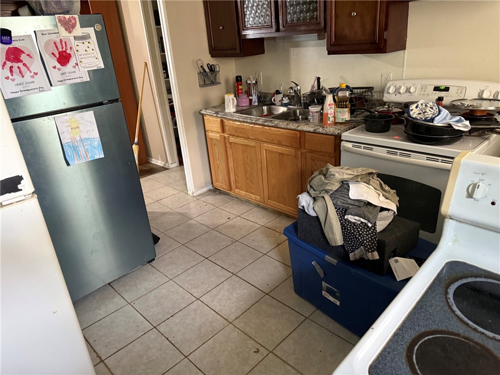 805 Sunset Ridge Property Photo 3