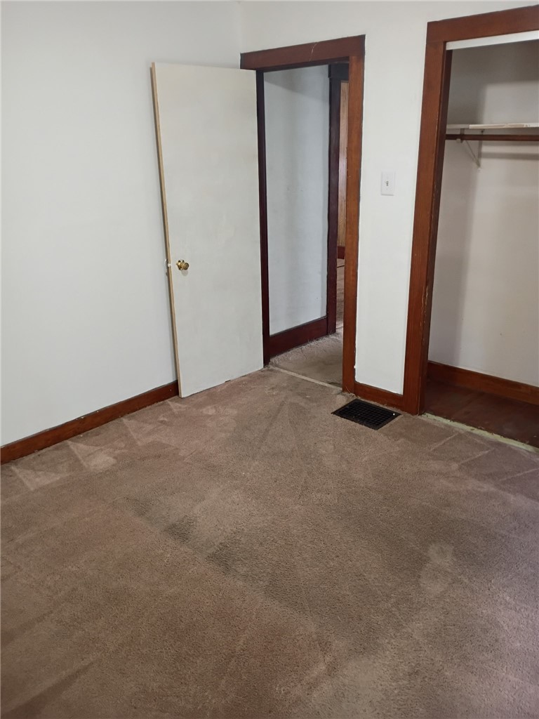 2231 E Main Street Property Photo 6