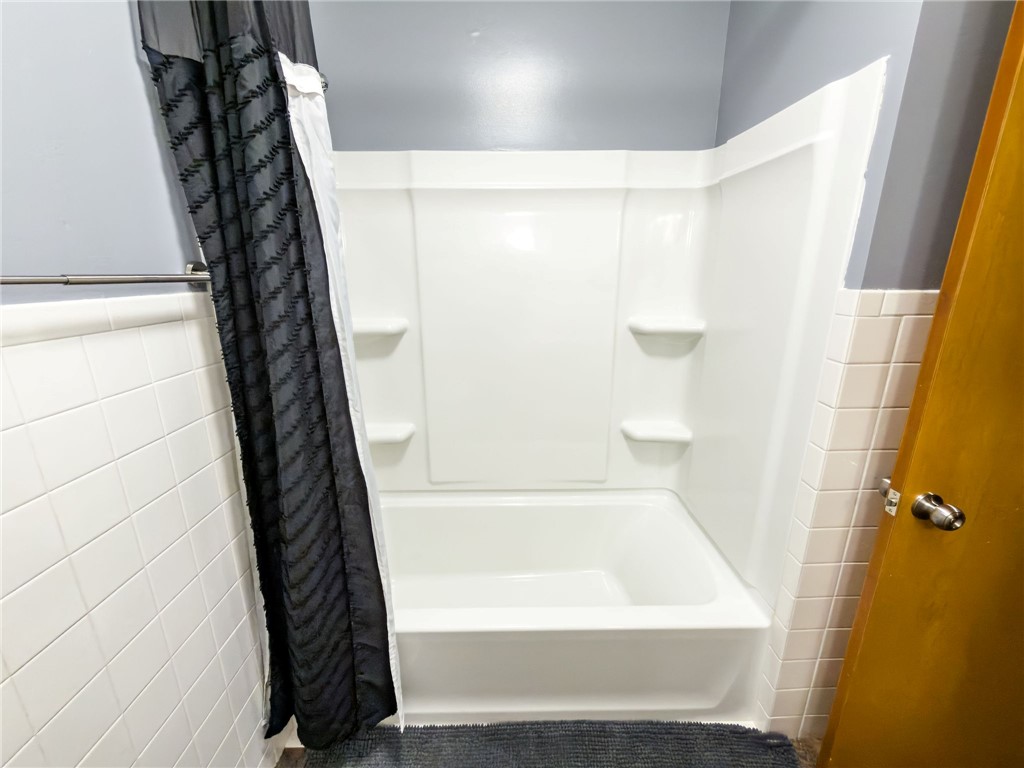 201 W Craft Street Property Photo 20