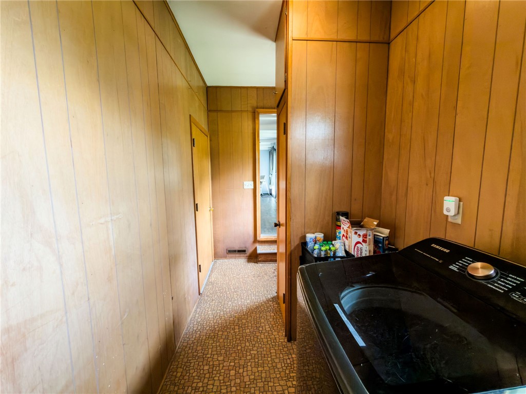201 W Craft Street Property Photo 23