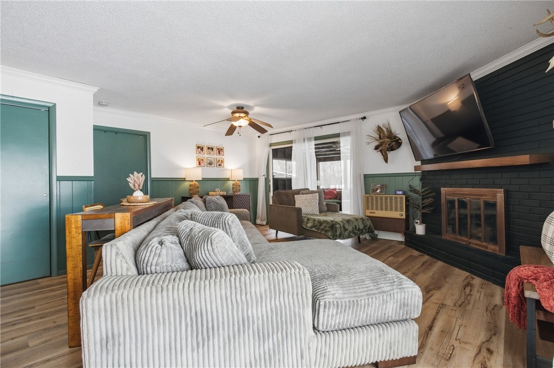 404 Clark Street Property Photo 10