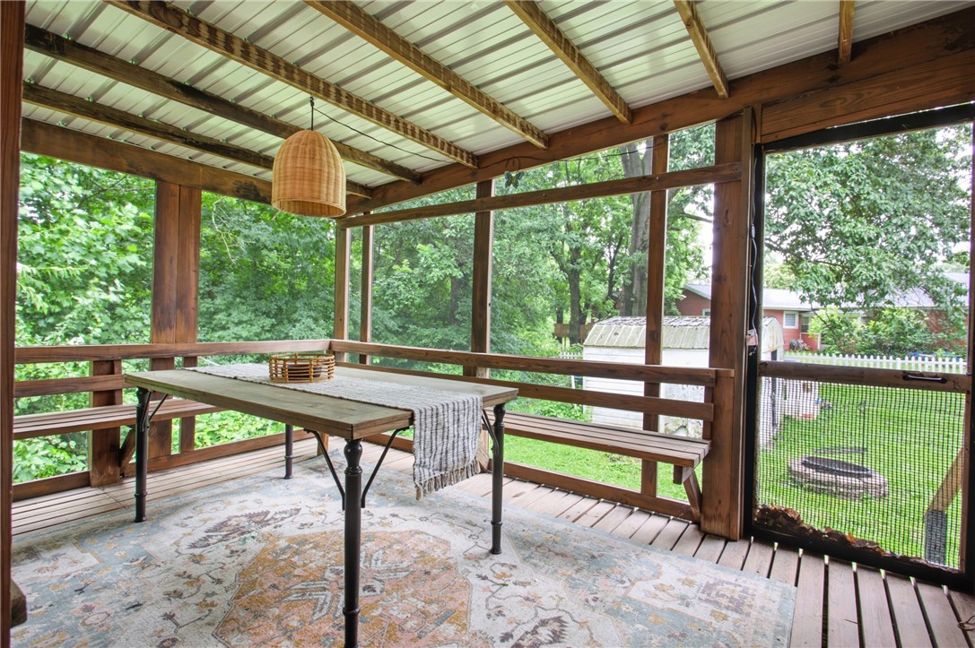 404 Clark Street Property Photo 22
