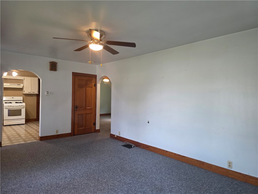 215 N Beech Street Property Photo 6