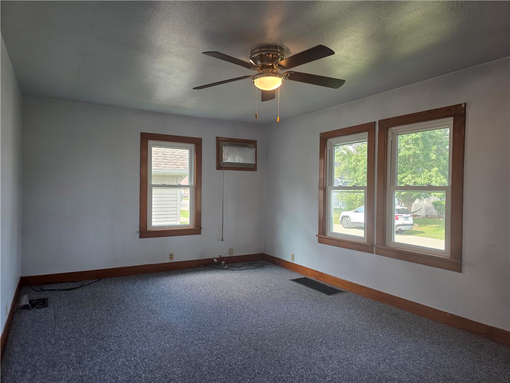 215 N Beech Street Property Photo 8