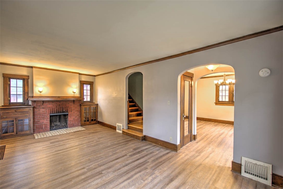 1945 W Wood Street Property Photo 5