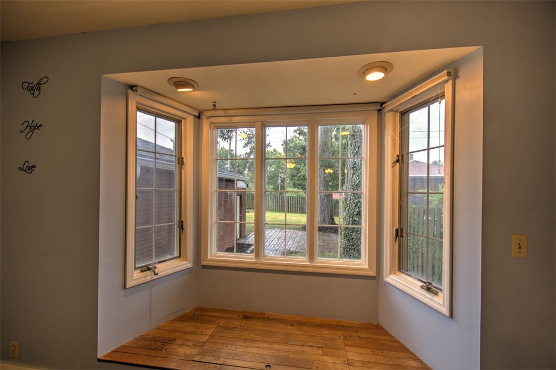1945 W Wood Street Property Photo 8
