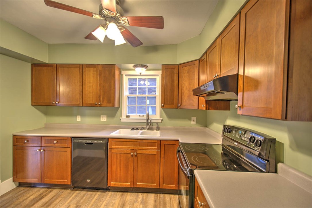 1945 W Wood Street Property Photo 9