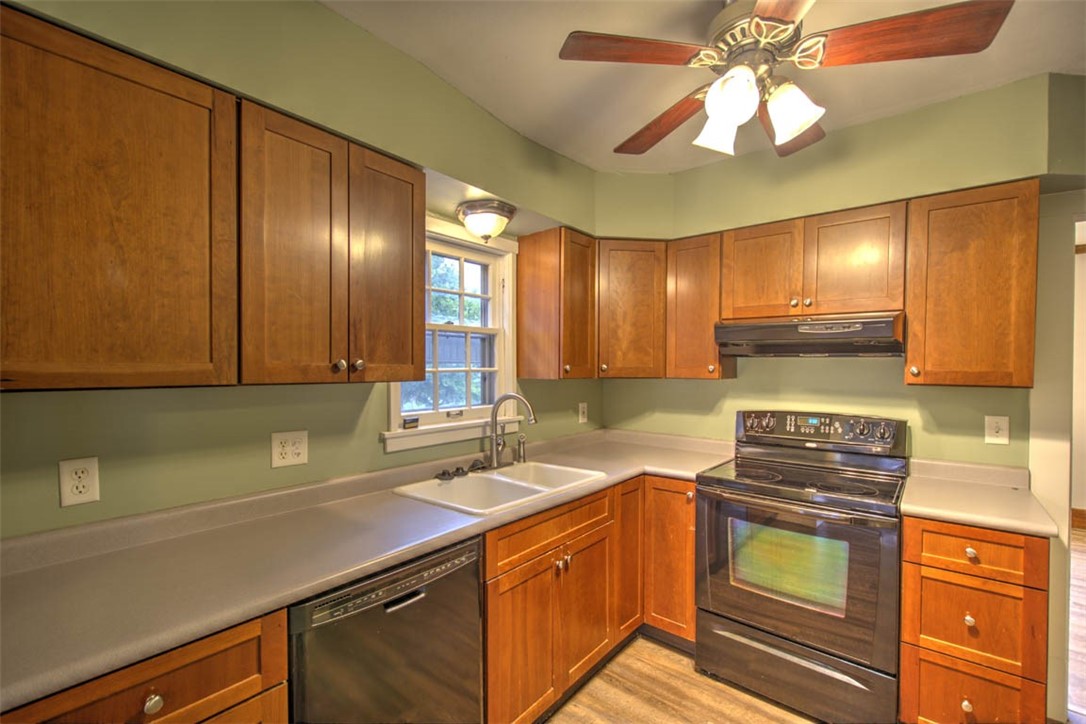 1945 W Wood Street Property Photo 10