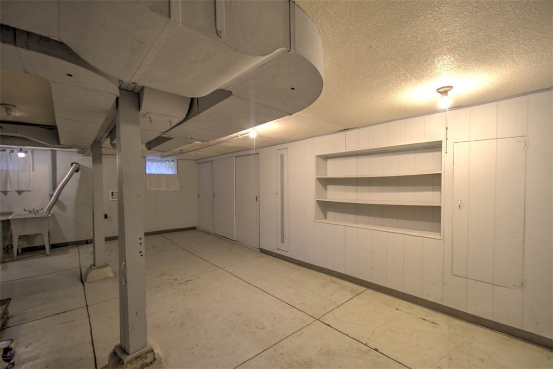 1945 W Wood Street Property Photo 17