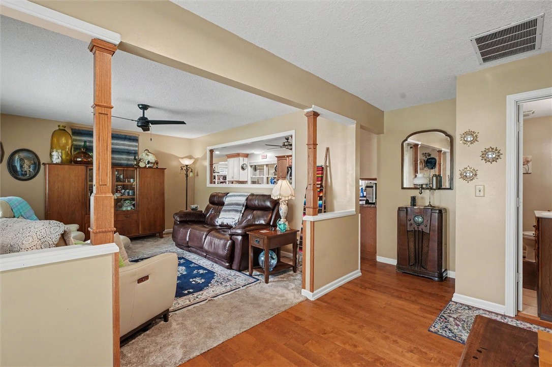 206 Cherokee Drive Property Photo 8