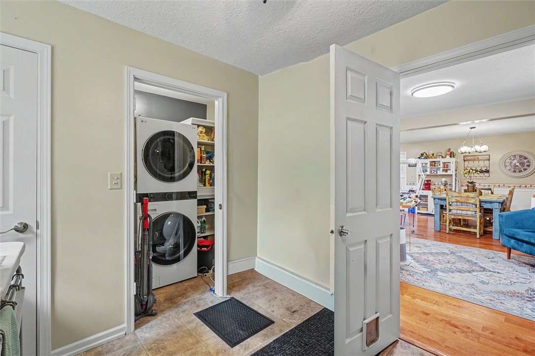206 Cherokee Drive Property Photo 25