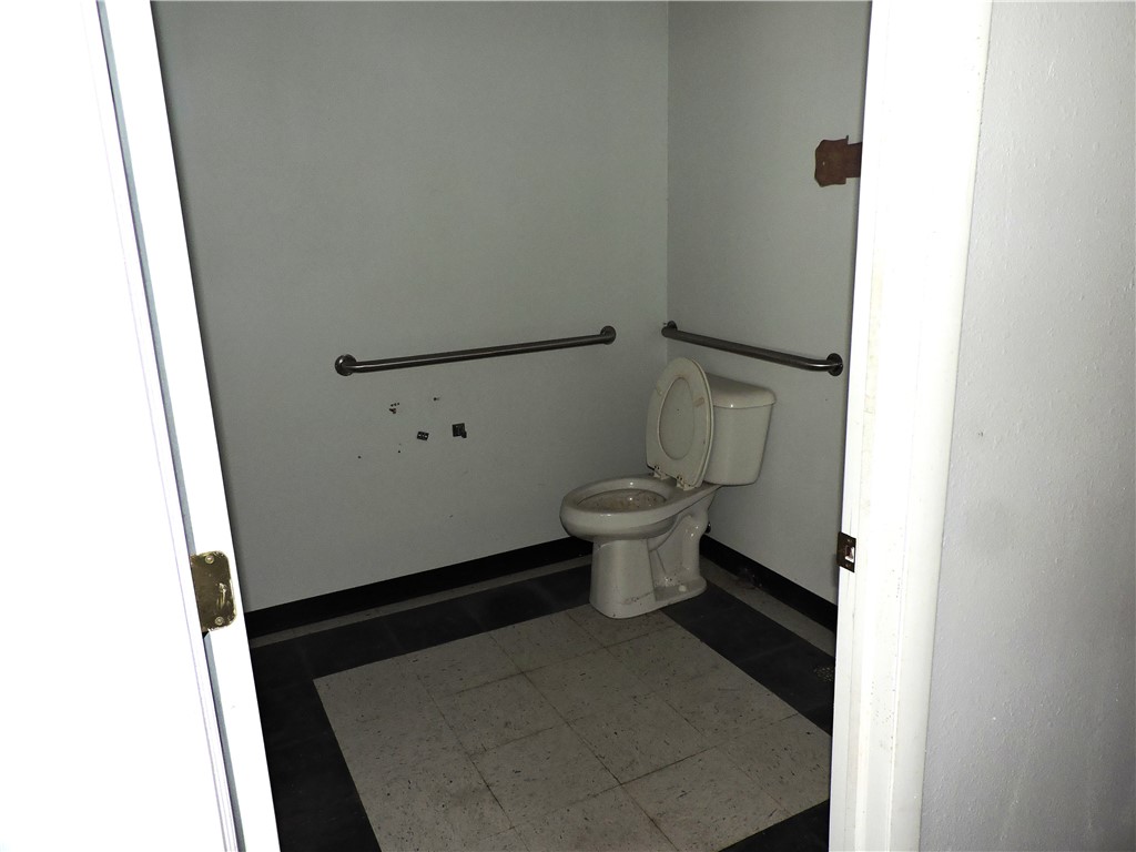 801 Main Street Property Photo 8