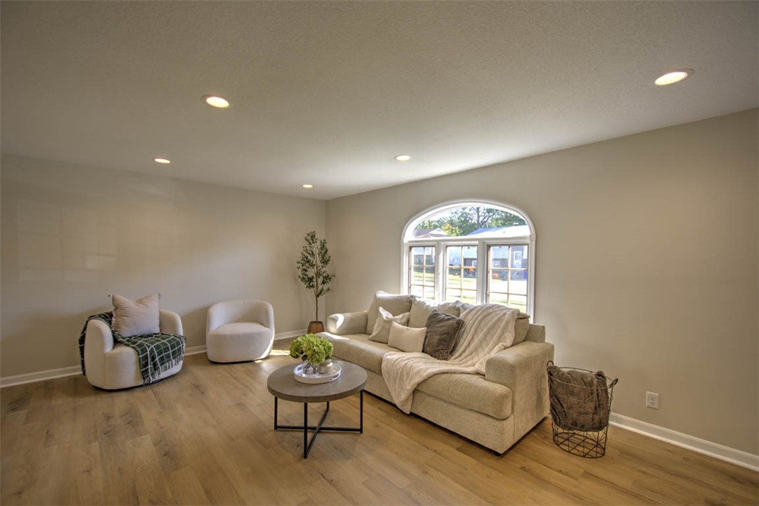 4487 Hale Drive Property Photo 4