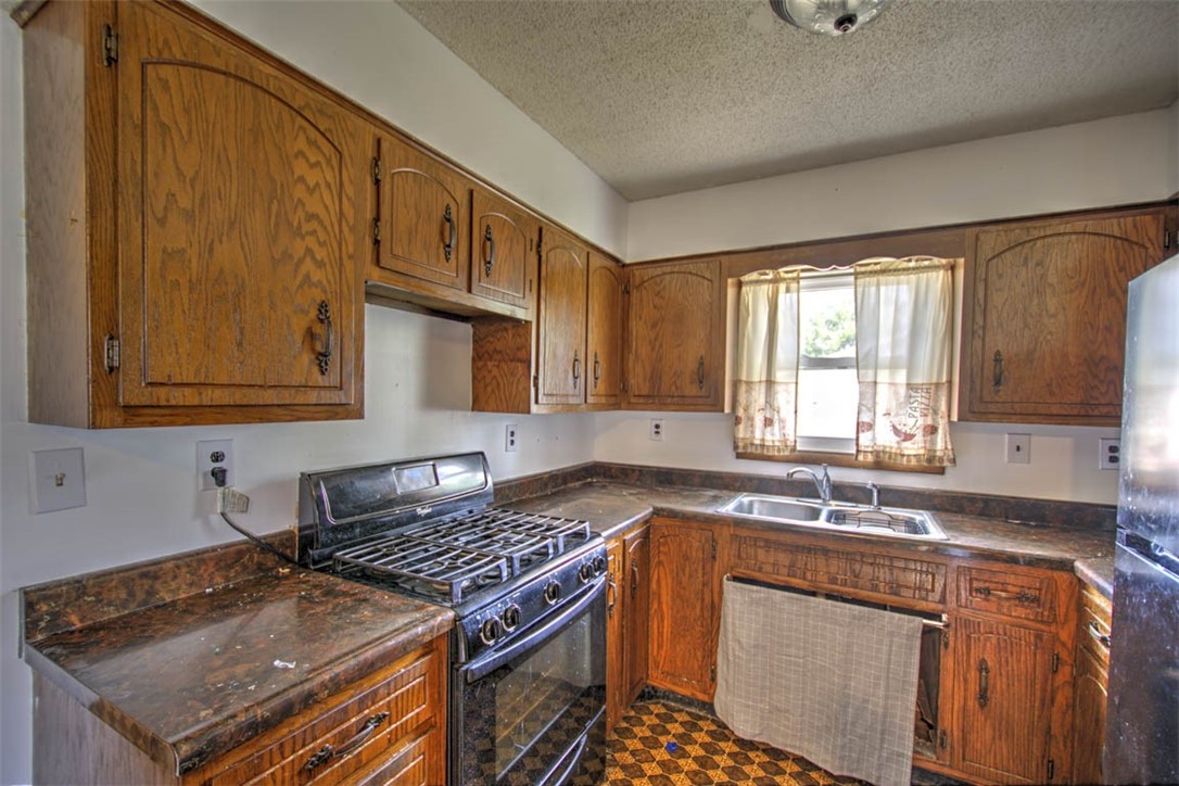 2444 North Street Property Photo 11