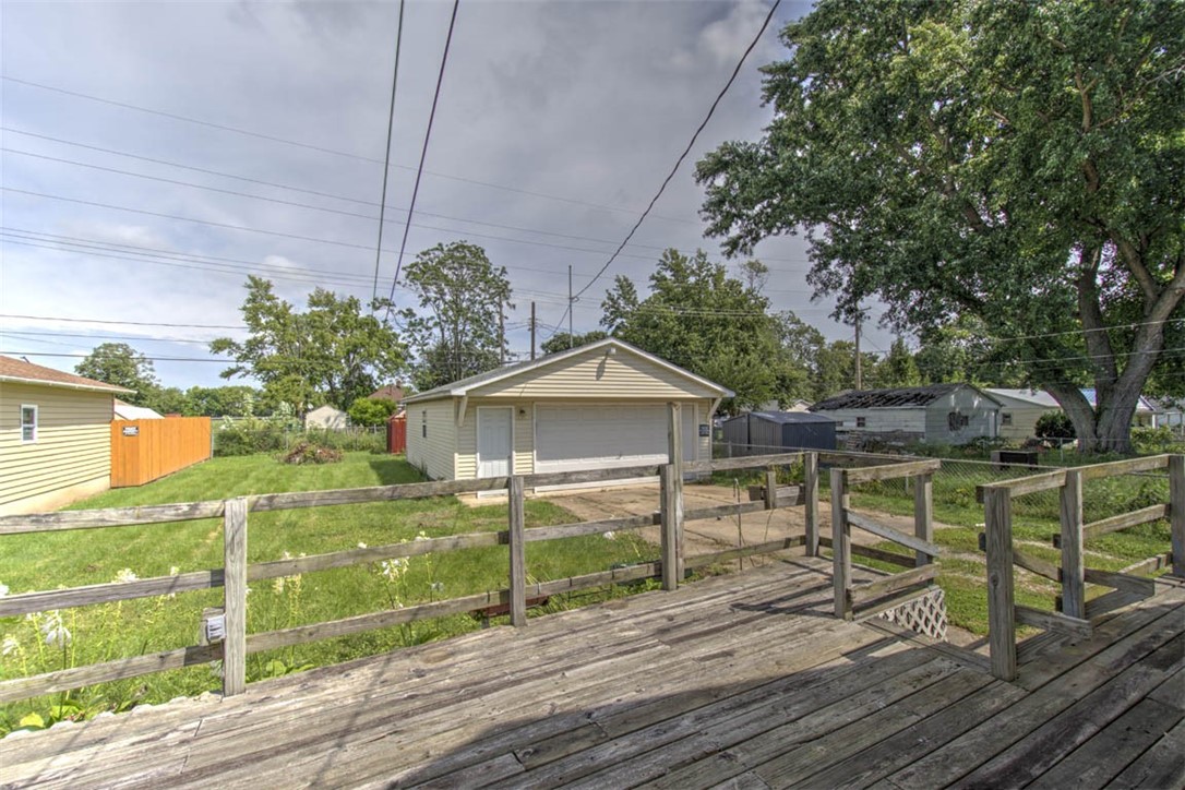 2444 North Street Property Photo 16