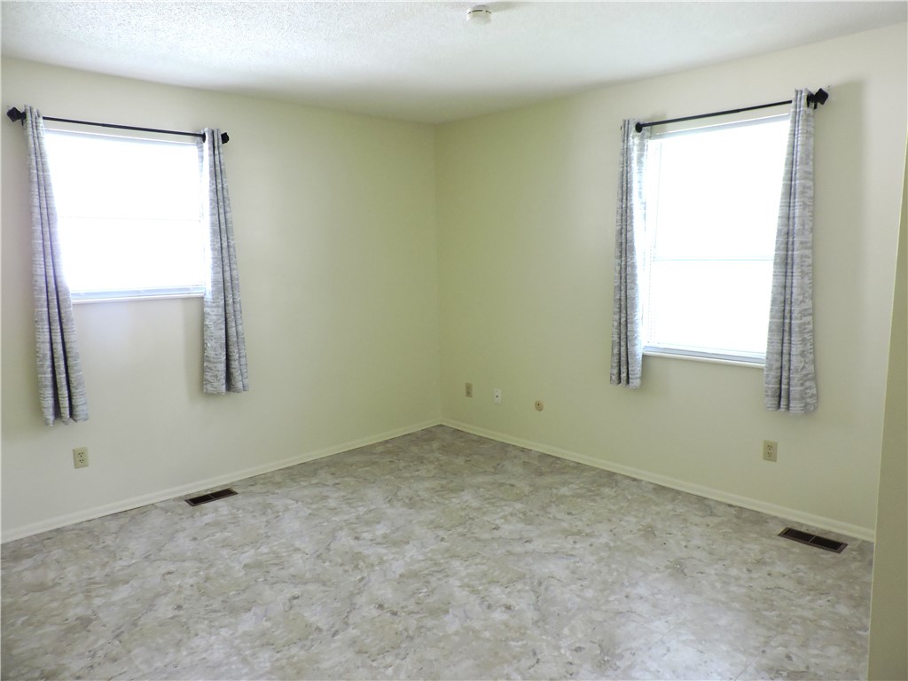 920 Hillside Drive Property Photo 5