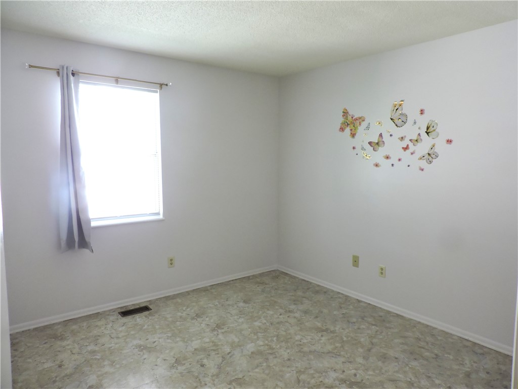 920 Hillside Drive Property Photo 6