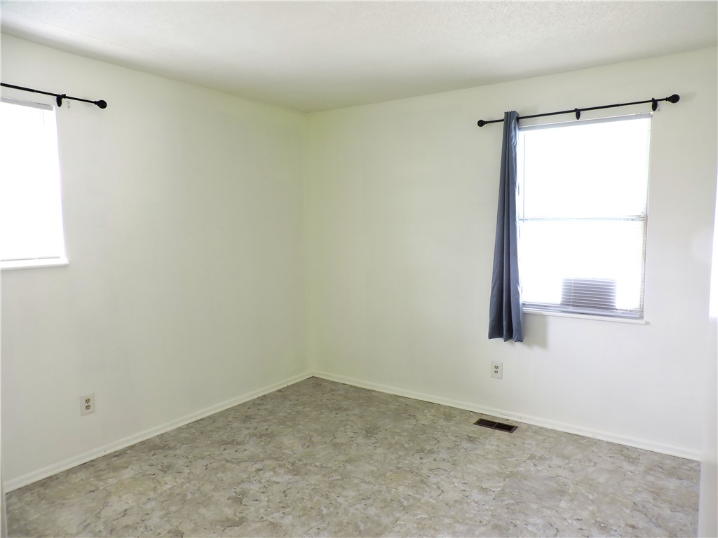 920 Hillside Drive Property Photo 7