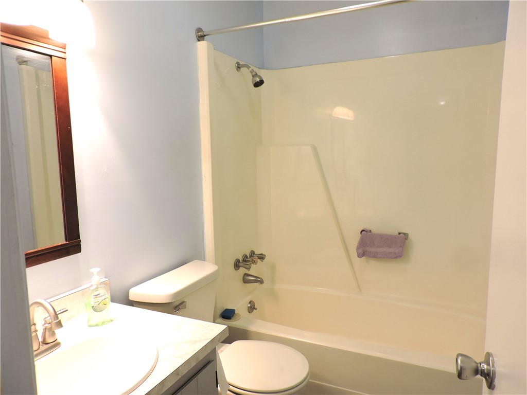 920 Hillside Drive Property Photo 8