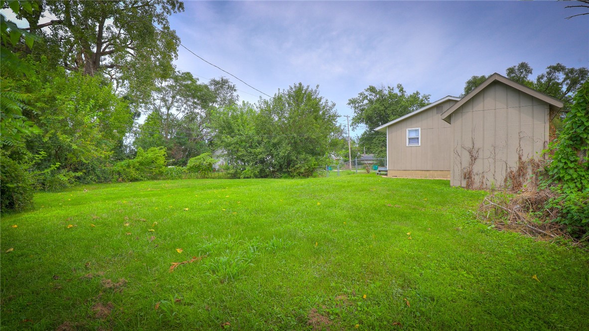 1425 Woodlawn Avenue Property Photo 6