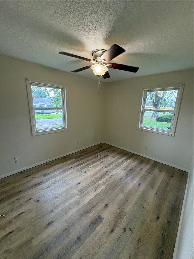 1126 N University Avenue Property Photo 4