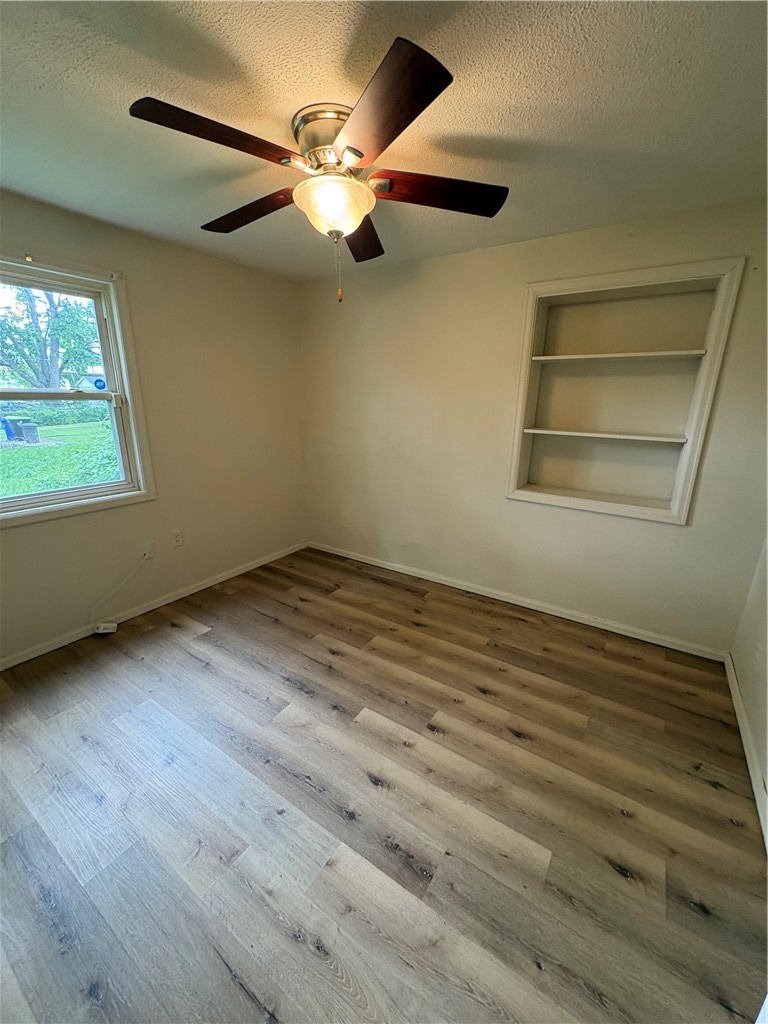1126 N University Avenue Property Photo 5