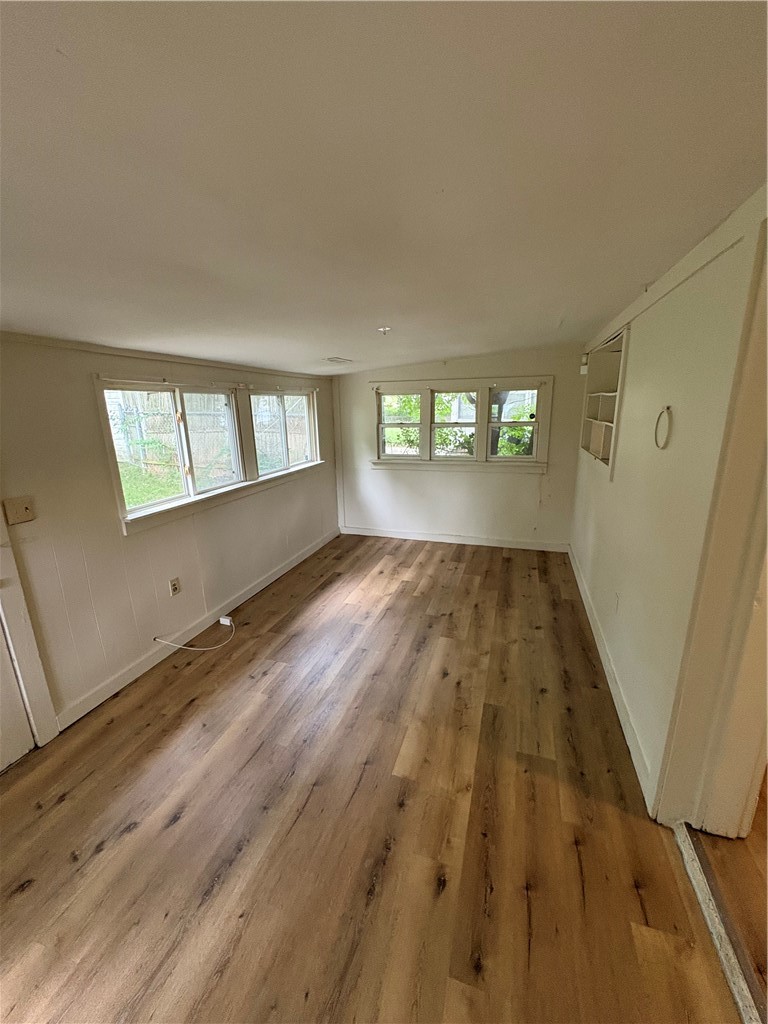 1126 N University Avenue Property Photo 7