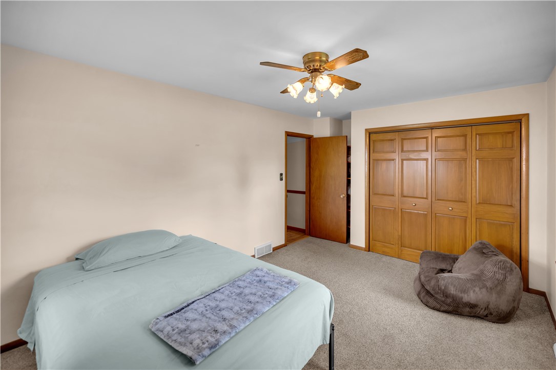 1350 W Rock Springs Road Property Photo 17