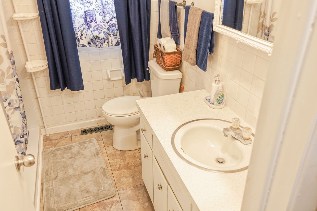 533 Buckingham Drive Property Photo 17