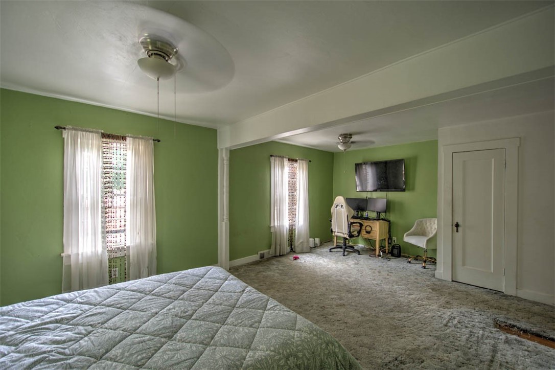 1305 N Summit Avenue Property Photo 7