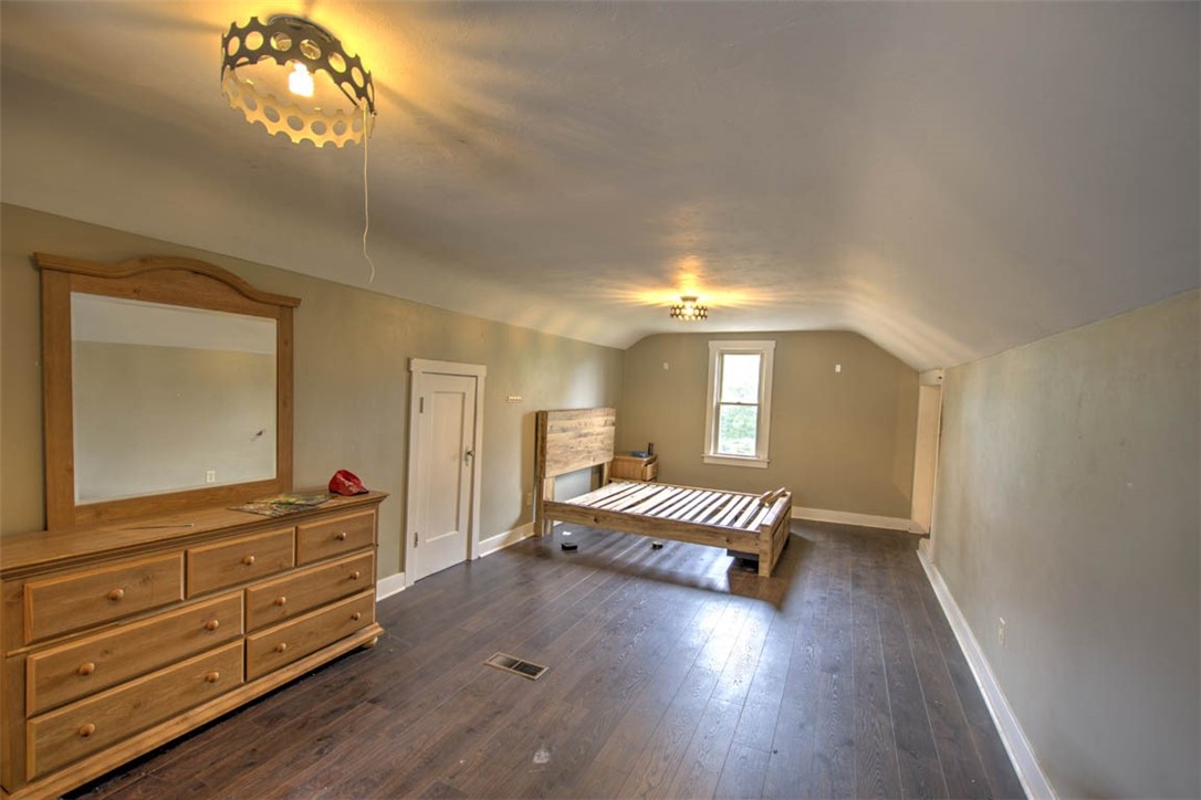 1305 N Summit Avenue Property Photo 13