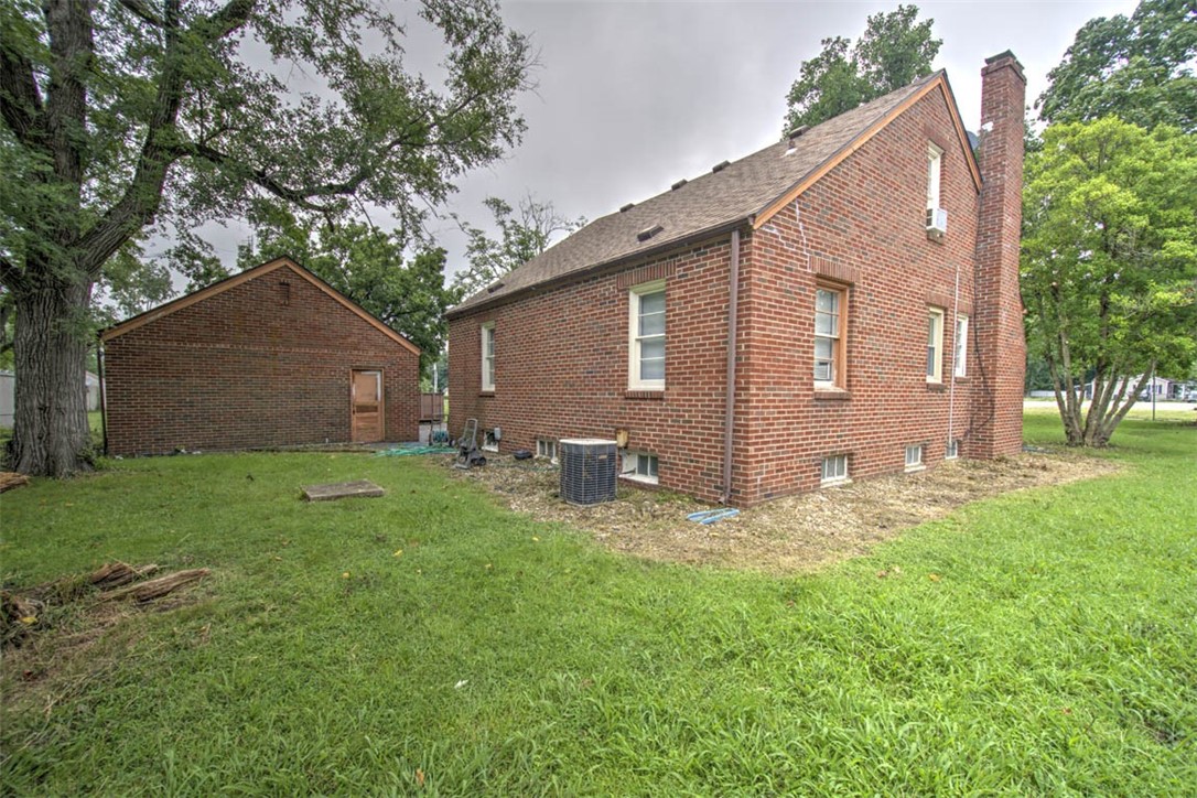 1305 N Summit Avenue Property Photo 16