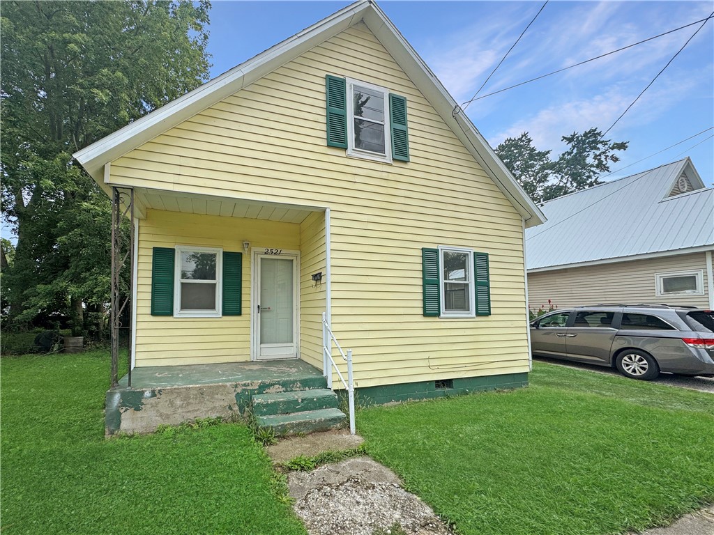 2521 Commercial Avenue Property Photo 1