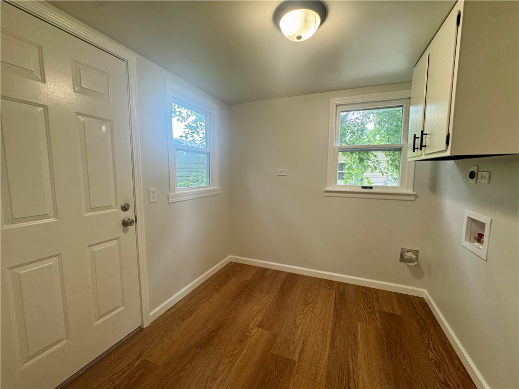 2521 Commercial Avenue Property Photo 6
