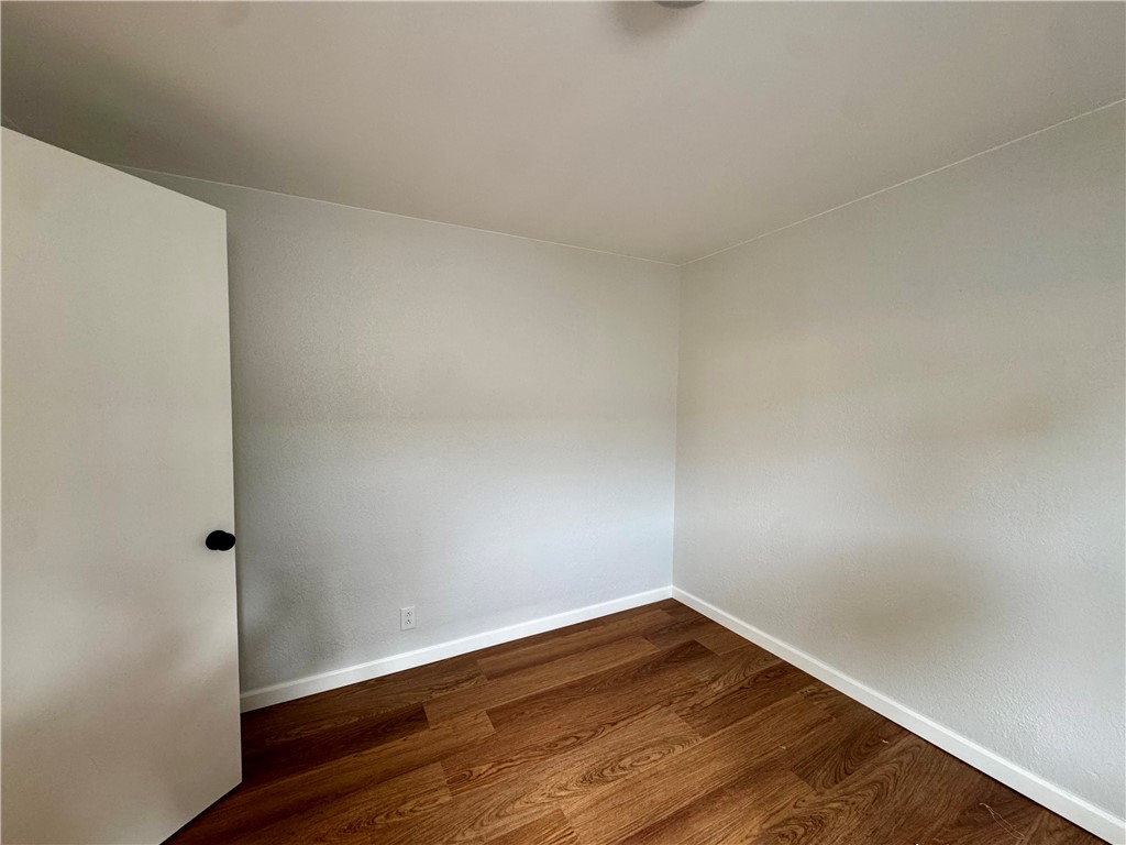 2521 Commercial Avenue Property Photo 7