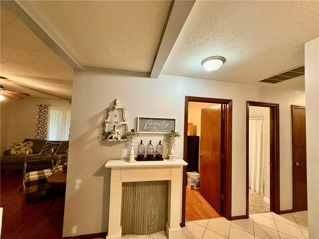112 W Wayne Drive Property Photo 9