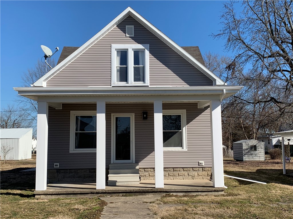 111 N Edwards Street Property Photo 1