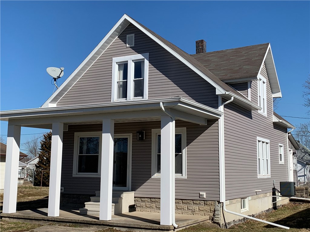 111 N Edwards Street Property Photo 2