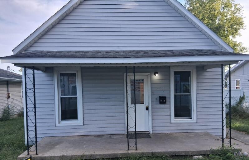 305 8th Street Property Photo 1