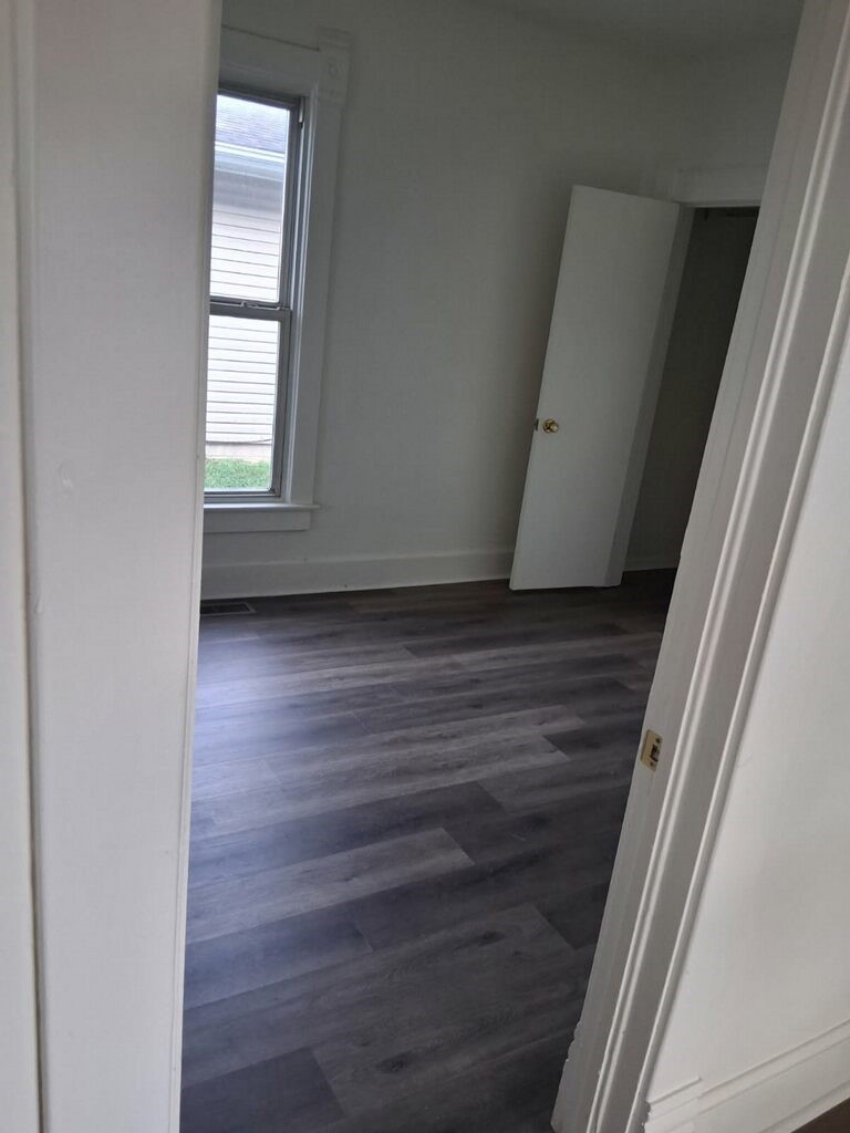 305 8th Street Property Photo 11
